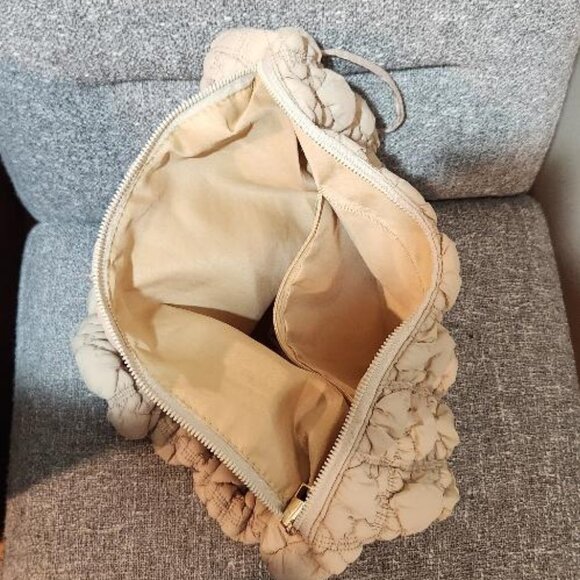 David & Young Beige Puffer Quilted Hobo Bag - Picture 4 of 5